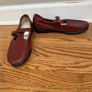Propet Burgundy Brown Leather Mary Jane T-Strap Shoes Women's Size 9.5 Flats